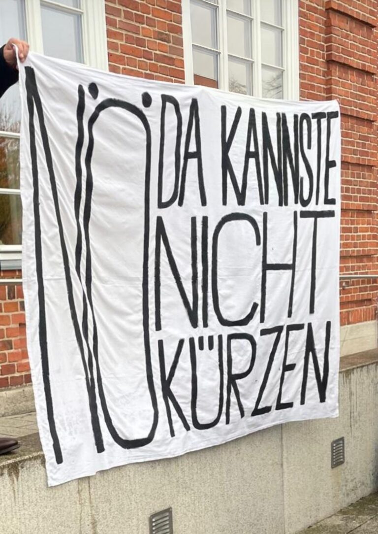 Unterschriftensammlung Sparpläne